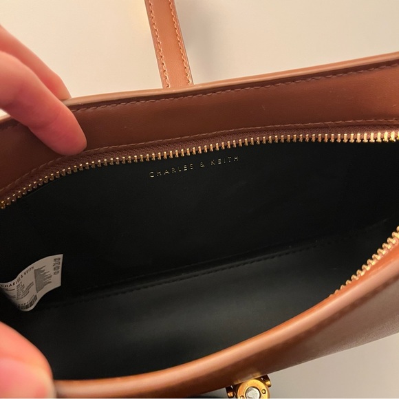 Charles & Keith Shoulder Bag - Picture 14 of 15